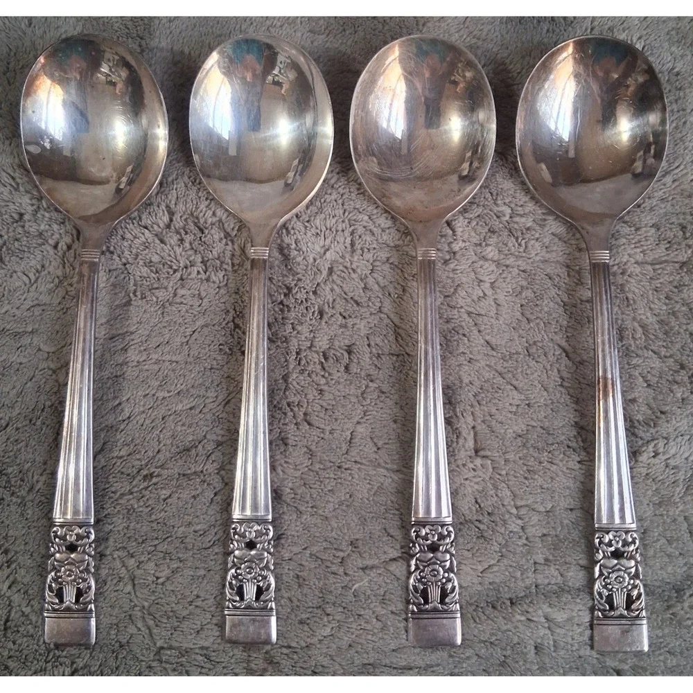 4 Vintage Oneida Community Coronation 1936 Silverplate Round Bowl Gumbo Spoons